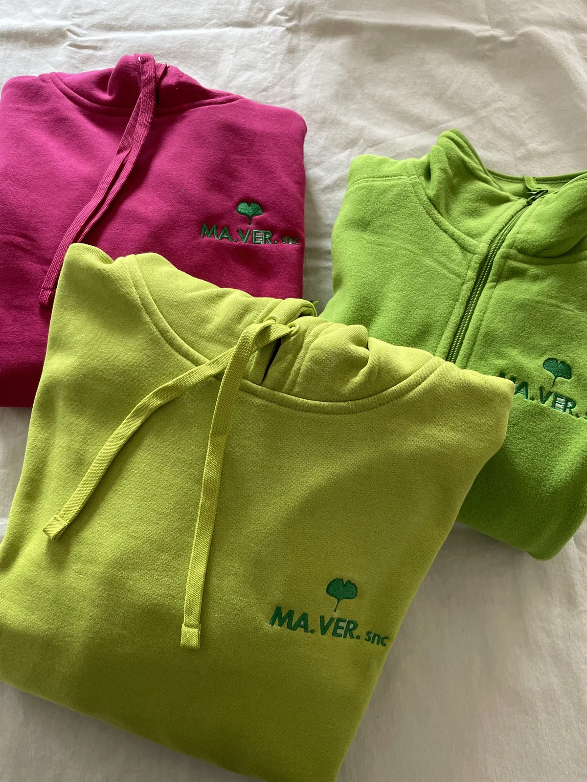 Felpe colorate MA.VER con logo ricamato