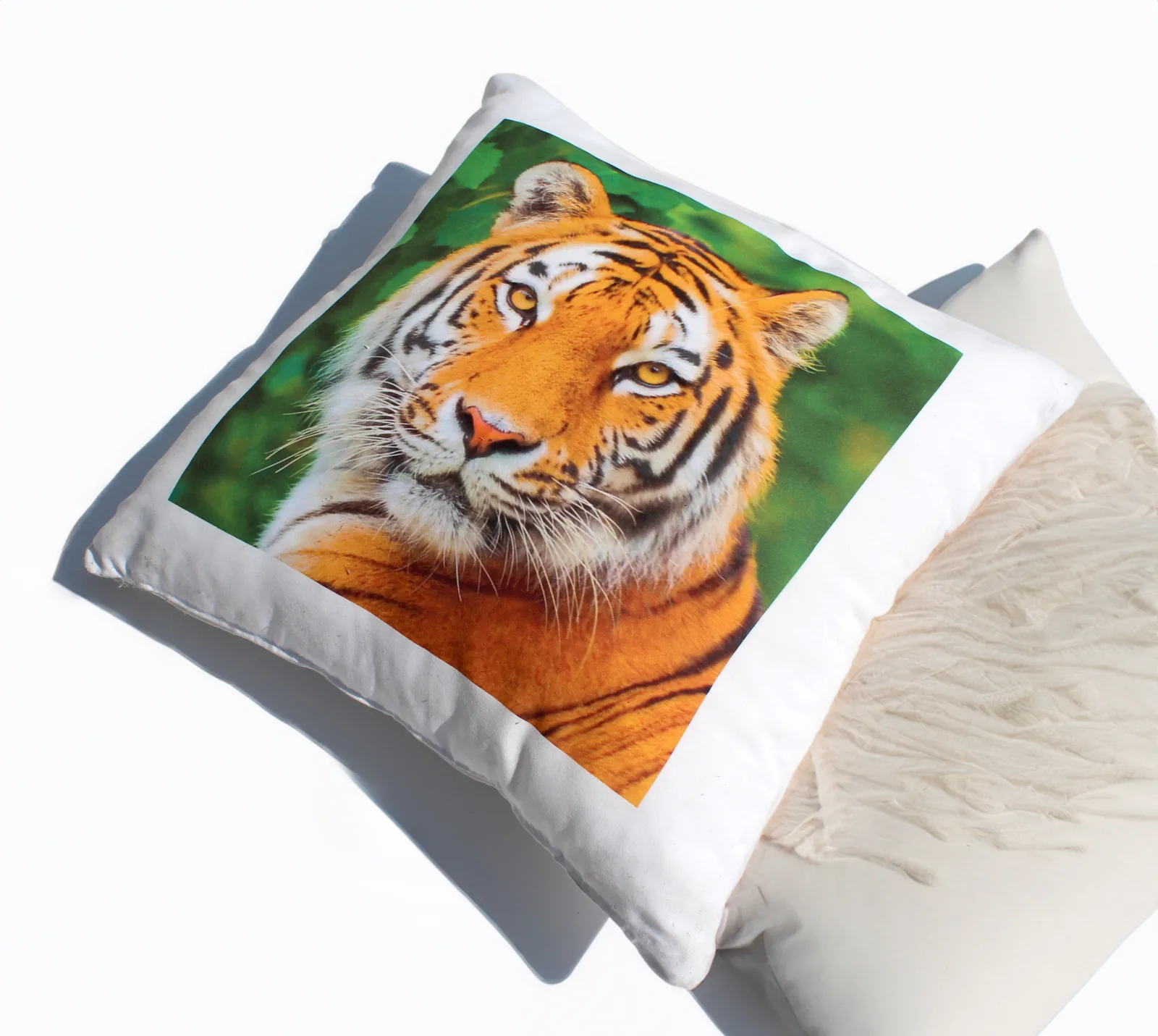 Cuscino stampato con l’immagine di una tigre
