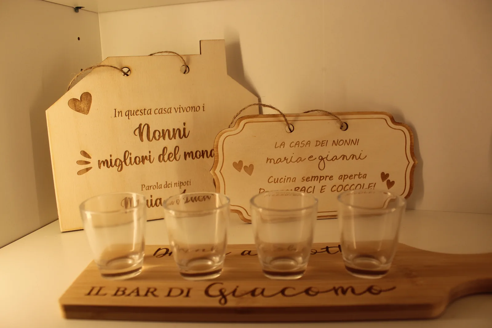 Targhe e tagliere in legno incisi per i nonni