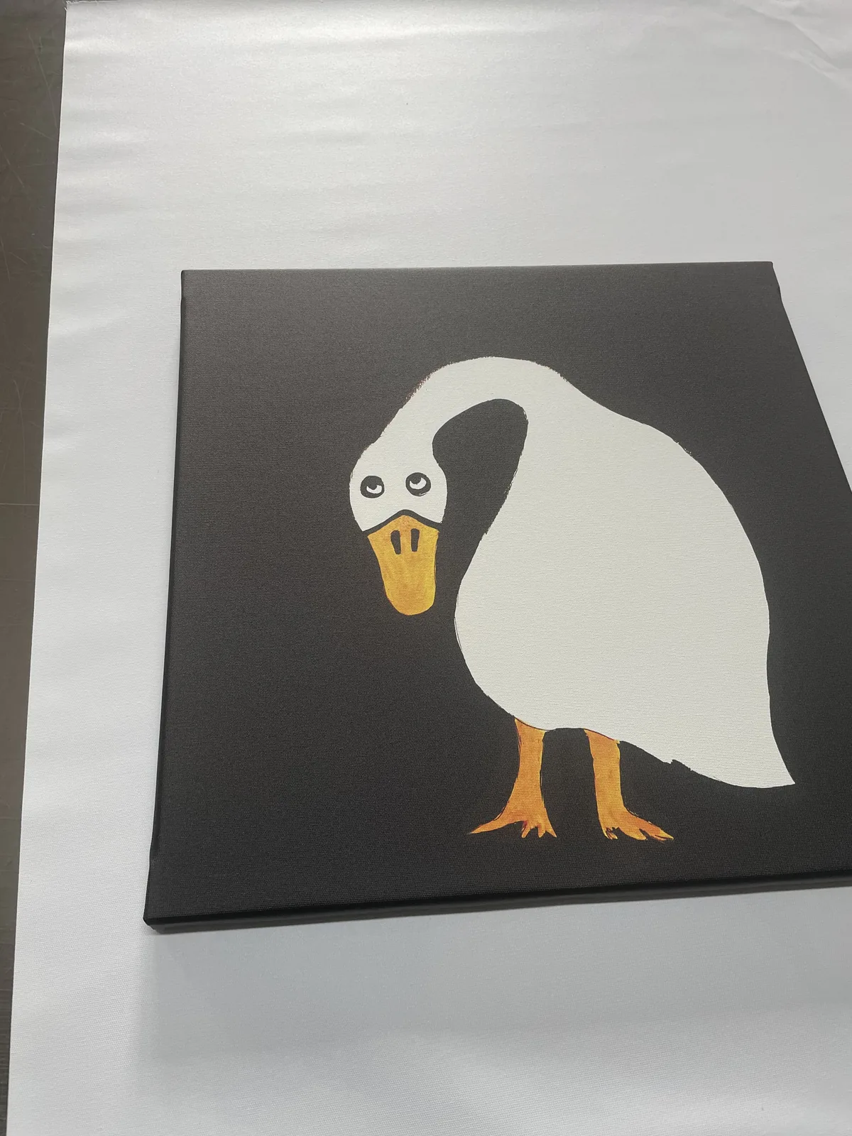 Tela canvas con illustrazione su fondo nero