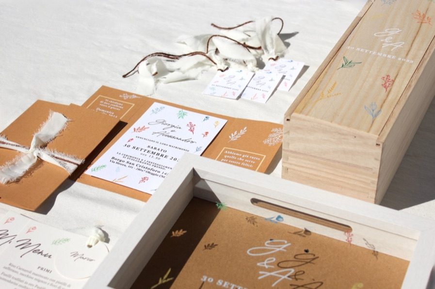Partecipazioni di nozze con scatola in legno